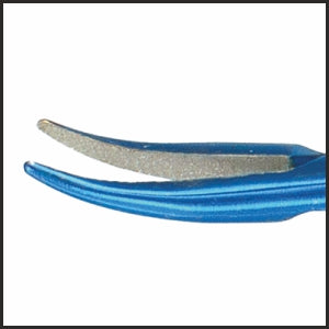TMH112 Castroviejo Needle Holder, Curved 0.6mm Tip, 10.5mm Jaw, 135mm, Titanium tip | TITAN MEDICAL